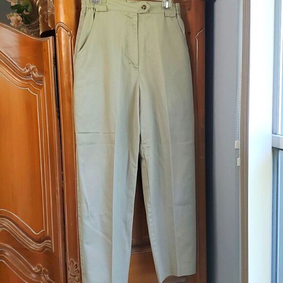 TILLEY Endurables khaki size 10 ELASTIC WAIST. Side pockets. VERY GOOD CONDITION - Picture 1 of 8